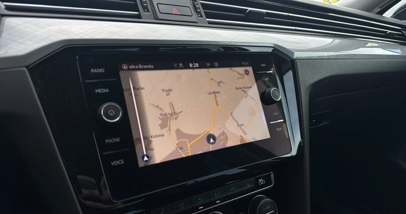 Volkswagen Passat cena 85000 przebieg: 93300, rok produkcji 2020 z Borne Sulinowo małe 211
